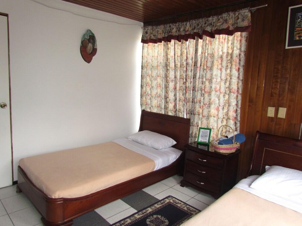 Como En Casa! Restaurante Y Hostal โบโกตา ภายนอก รูปภาพ