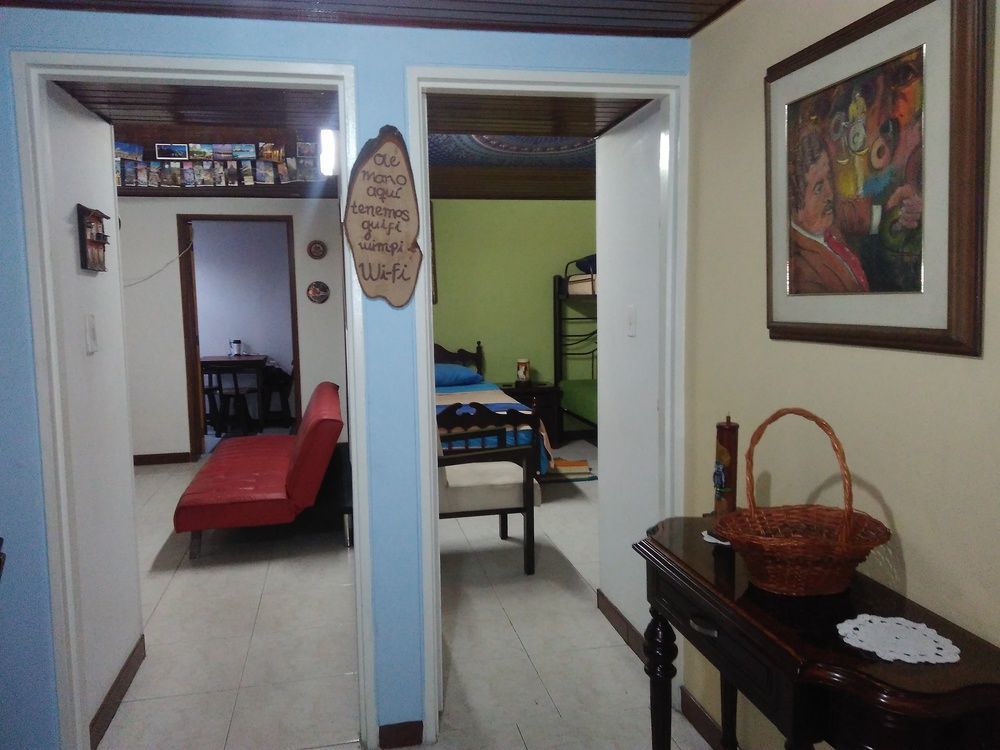 Como En Casa! Restaurante Y Hostal โบโกตา ภายนอก รูปภาพ