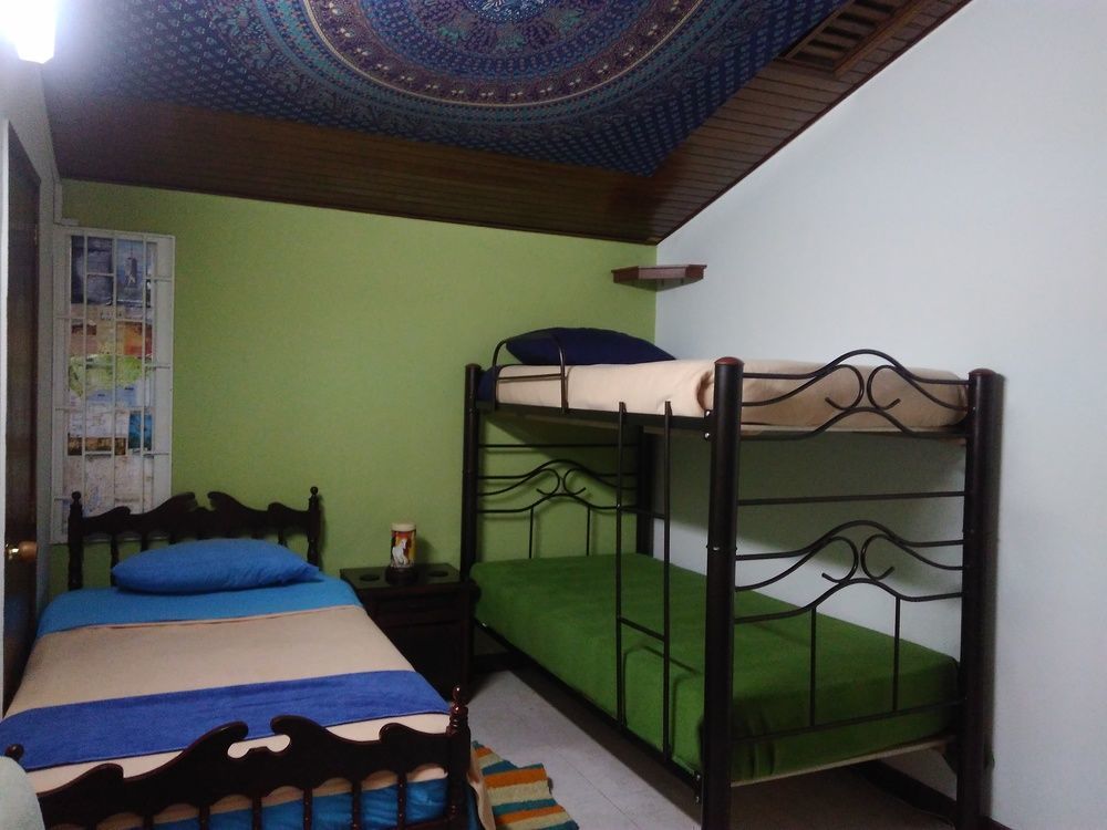 Como En Casa! Restaurante Y Hostal โบโกตา ภายนอก รูปภาพ