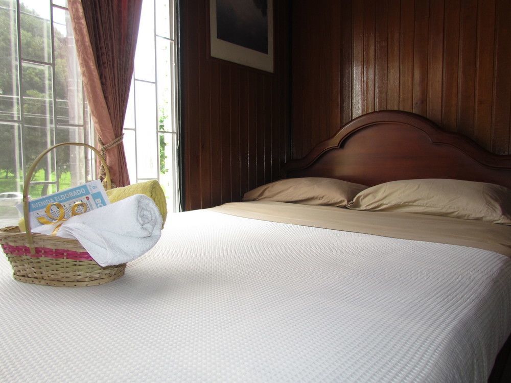 Como En Casa! Restaurante Y Hostal โบโกตา ภายนอก รูปภาพ