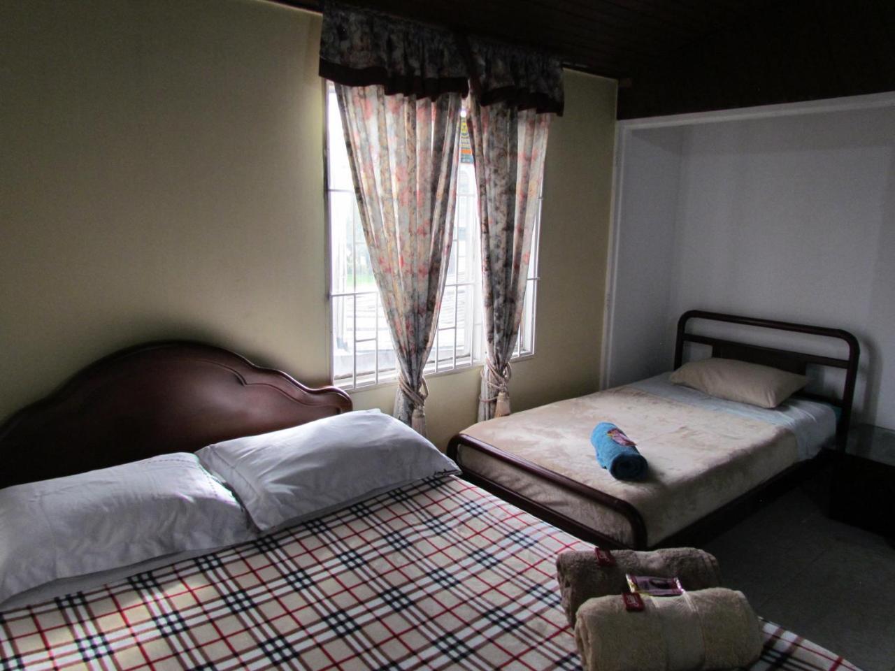 Como En Casa! Restaurante Y Hostal โบโกตา ภายนอก รูปภาพ
