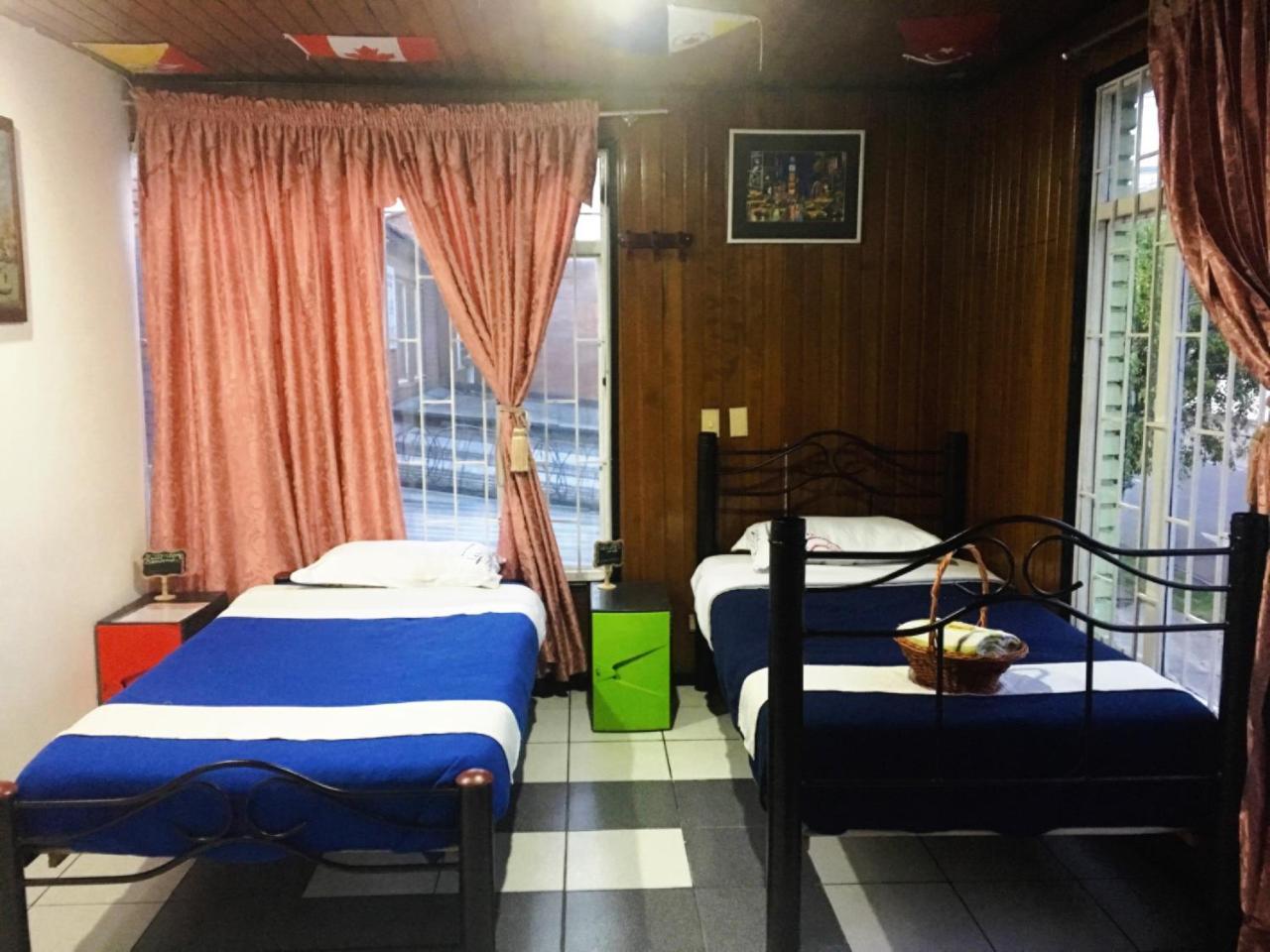 Como En Casa! Restaurante Y Hostal โบโกตา ภายนอก รูปภาพ