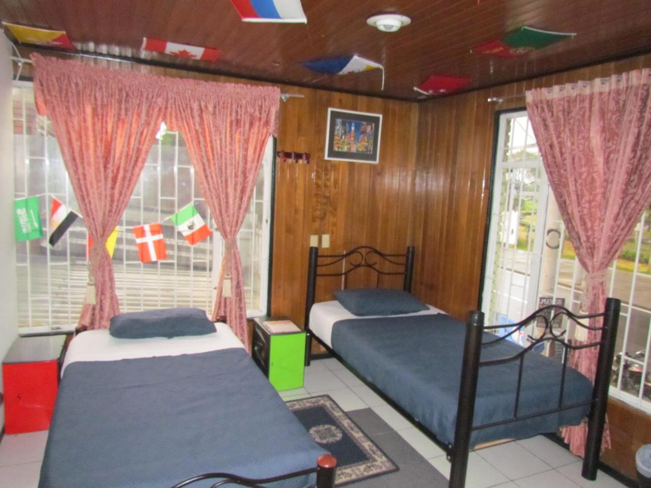 Como En Casa! Restaurante Y Hostal โบโกตา ภายนอก รูปภาพ