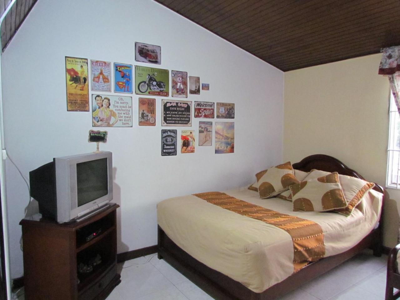 Como En Casa! Restaurante Y Hostal โบโกตา ภายนอก รูปภาพ