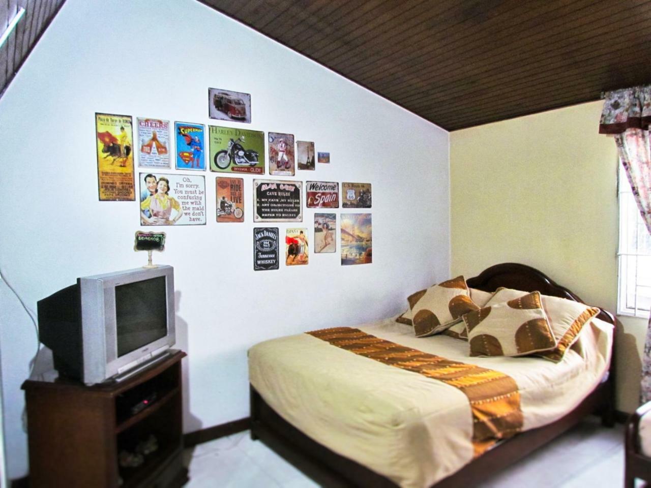 Como En Casa! Restaurante Y Hostal โบโกตา ภายนอก รูปภาพ
