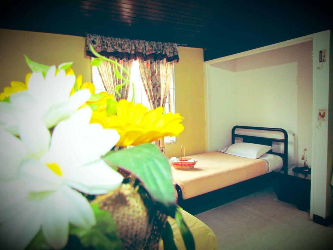 Como En Casa! Restaurante Y Hostal โบโกตา ภายนอก รูปภาพ