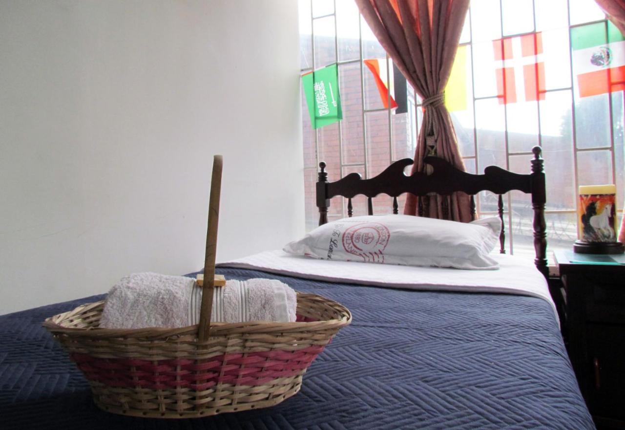 Como En Casa! Restaurante Y Hostal โบโกตา ภายนอก รูปภาพ